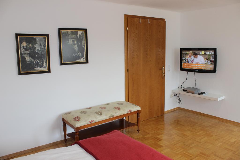 Ferienwohnung Und Gaestezimmer Korb Krumpendorf ห้อง รูปภาพ