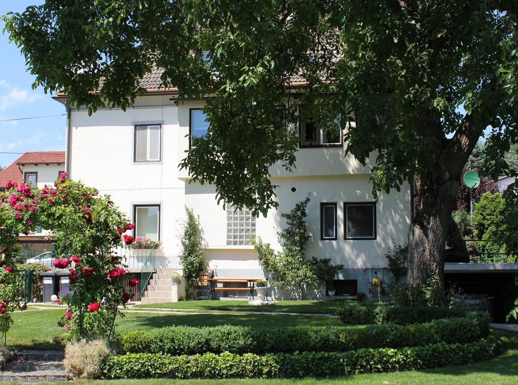 Ferienwohnung Und Gaestezimmer Korb Krumpendorf ภายนอก รูปภาพ